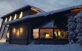 Santa'S Igloos Arctic Circle